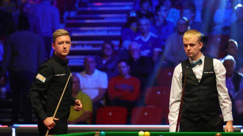 也显现在他 也显现在他