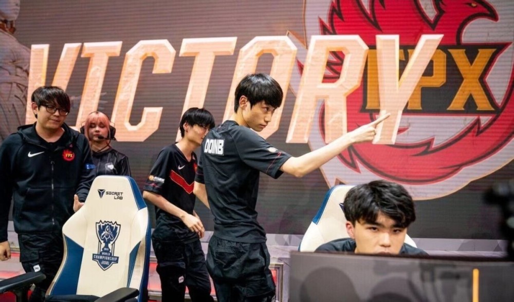 巴萨防线的 巴萨防线的