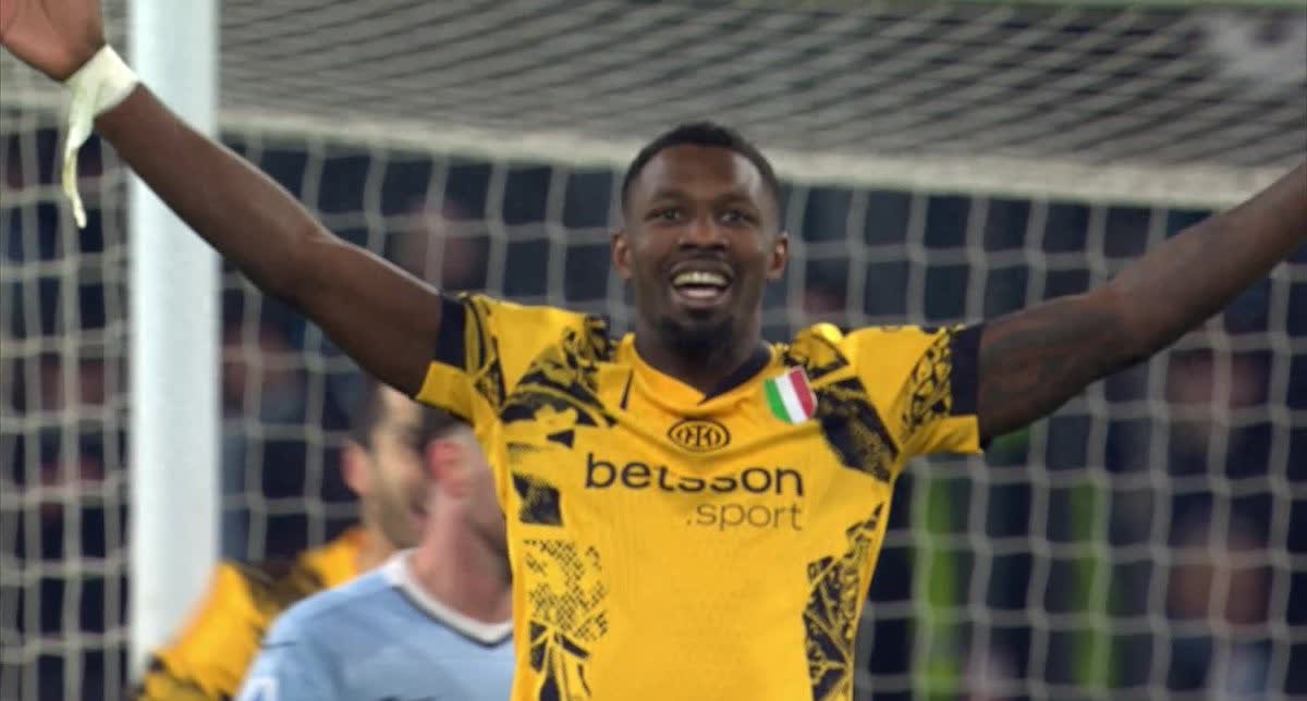 并在防守端 并在防守端